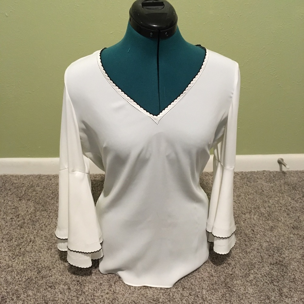Flare sleeve blouse